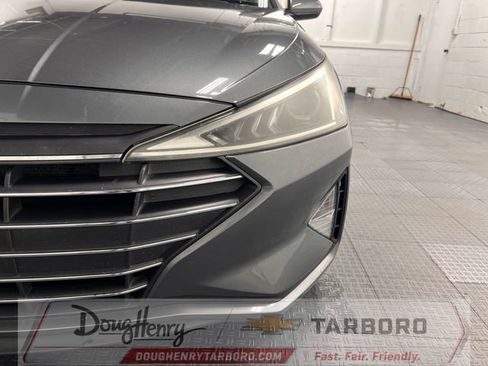 Used 2019 Hyundai Elantra SEL w/ Cargo Package FWD image 11