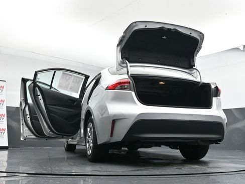 Used 2023 Toyota Corolla LE image 30