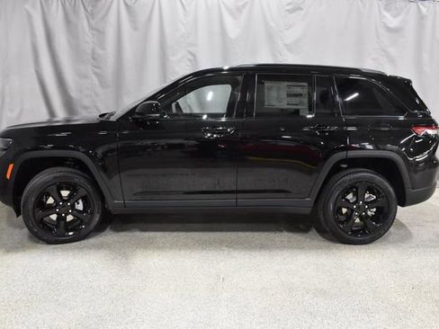 New 2025 Jeep Grand Cherokee Altitude w/ Trailer Tow Package image 6