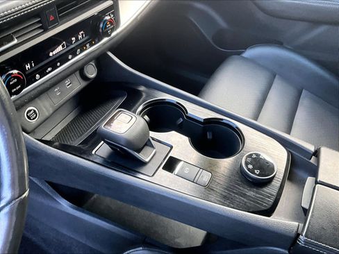 Used 2023 Nissan Rogue SV w/ SV Premium B Package image 20