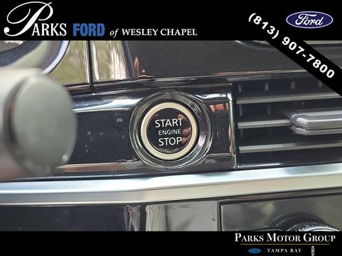 Used 2023 Nissan Pathfinder SL AWD/4WD image 25