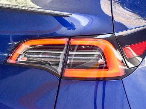 Used 2021 Tesla Model Y Performance image 7