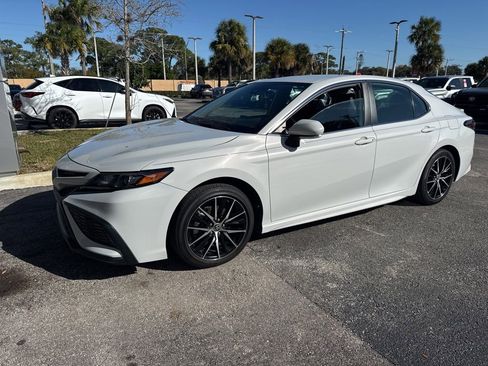 Certified 2024 Toyota Camry SE w/ Convenience Package image 2
