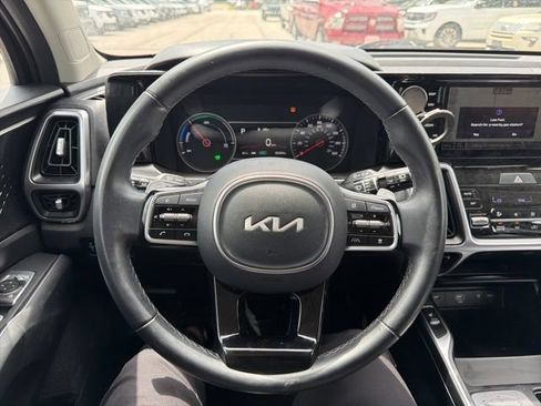 Used 2023 Kia Sorento EX AWD/4WD image 25