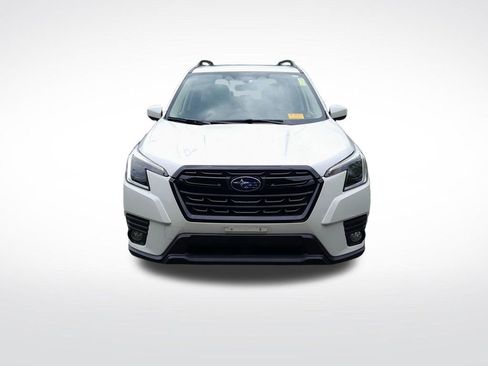 Used 2023 Subaru Forester Premium AWD/4WD image 2