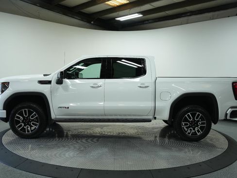 New 2026 GMC Sierra 1500 AT4 w/ AT4 Premium Package AWD/4WD image 4