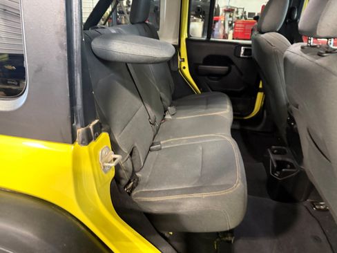 Used 2024 Jeep Wrangler Unlimited Sport AWD/4WD image 24