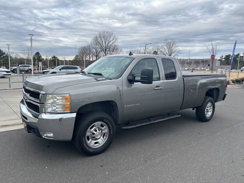Used 2007 Chevrolet Silverado 2500 LTZ w/ Safety Package image 2