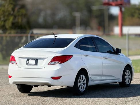 Used 2015 Hyundai Accent GLS image 9