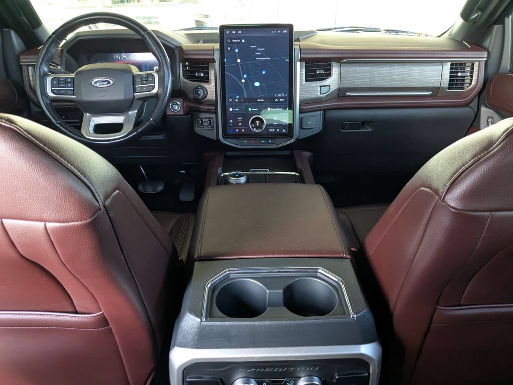 Used 2023 Ford Expedition Limited AWD/4WD image 4