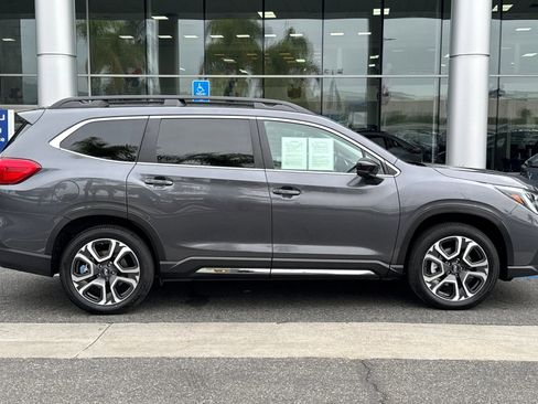 Certified 2025 Subaru Ascent Limited AWD/4WD image 3