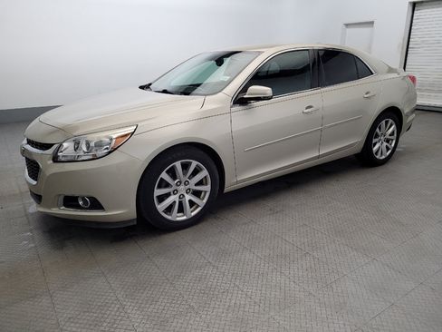 Used 2015 Chevrolet Malibu LT FWD image 2