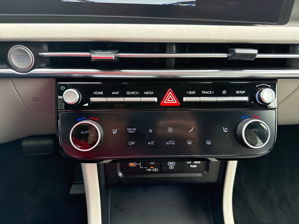 Certified 2025 Hyundai Tucson SEL AWD/4WD image 32