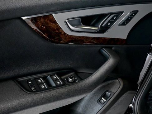 Used 2019 Audi Q7 2.0T Premium w/ Cold Weather Package image 16