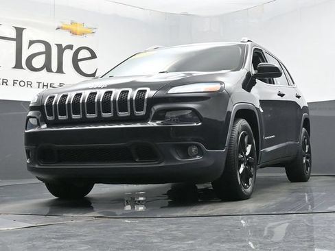 Used 2015 Jeep Cherokee Latitude w/ Cold Weather Group FWD image 4