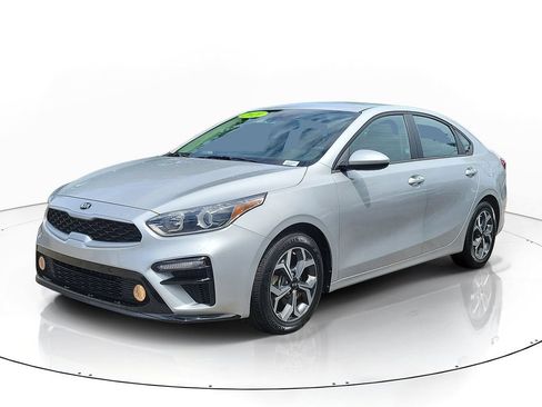 Used 2021 Kia Forte LXS FWD image 2