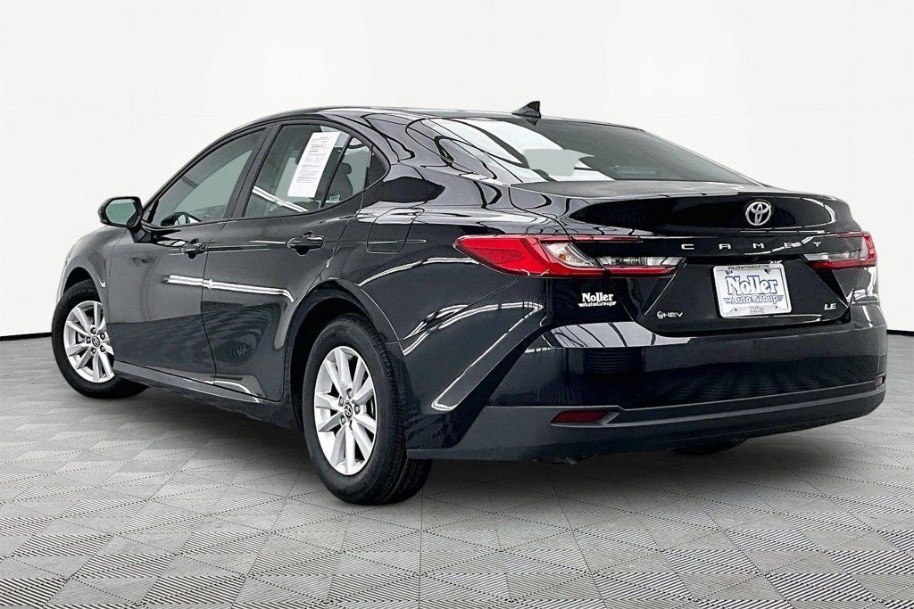 Used 2025 Toyota Camry LE FWD image 13