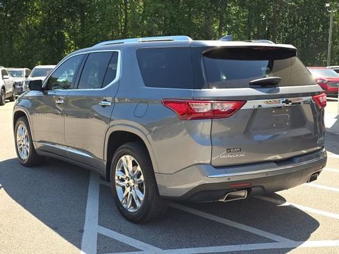 Used 2021 Chevrolet Traverse High Country w/ LPO, Floor Liner Package FWD image 3