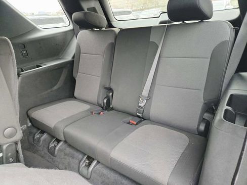 Used 2023 Chevrolet Traverse LT image 10