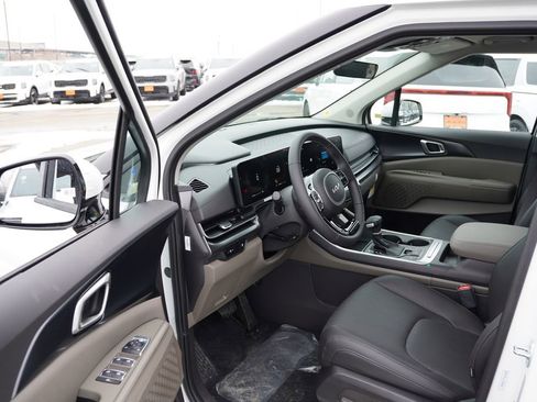 New 2026 Kia Carnival FWD image 10