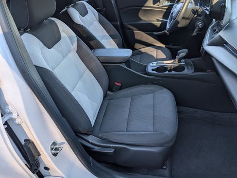 Used 2024 Chevrolet Trax LS w/ LS Convenience Package FWD image 19