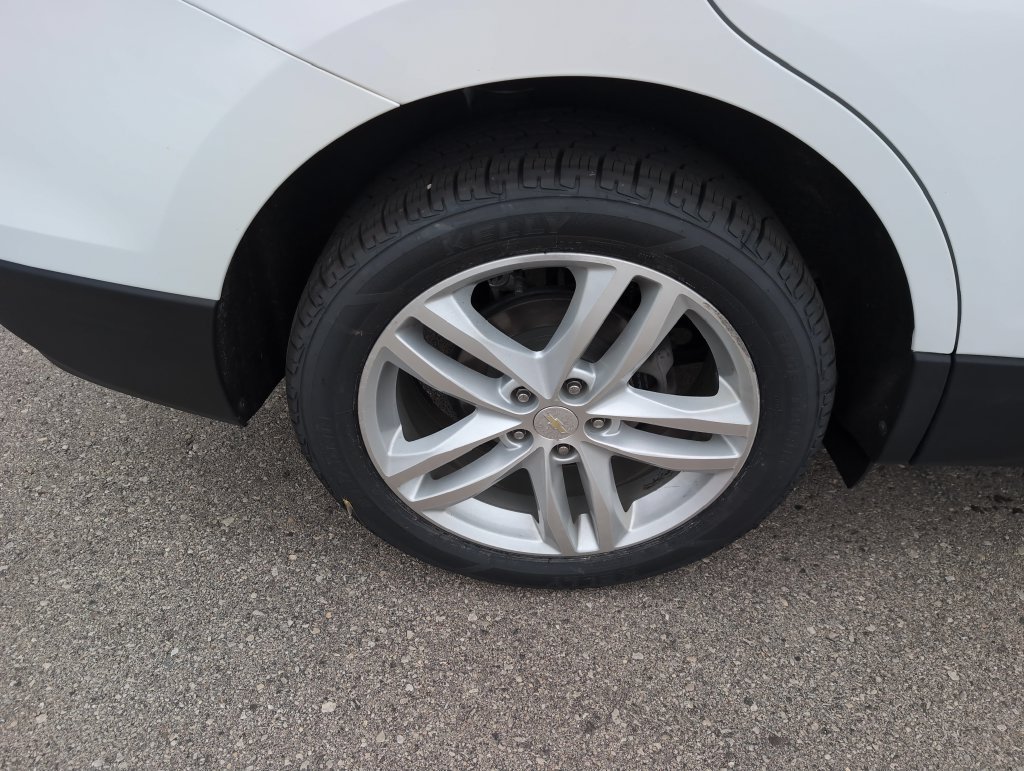 Used 2020 Chevrolet Equinox Premier AWD/4WD image 9