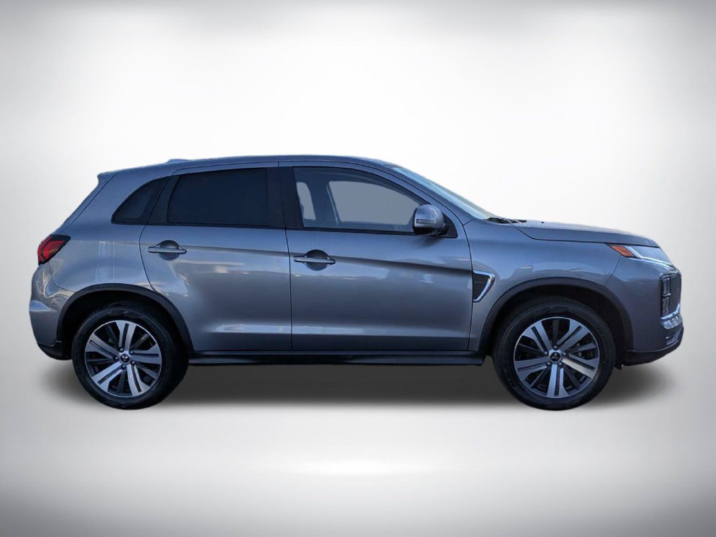 Used 2025 Mitsubishi Outlander Sport SE AWD/4WD image 3