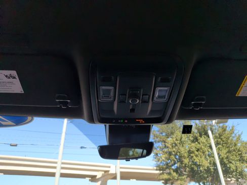 Used 2025 Chevrolet Tahoe High Country image 31