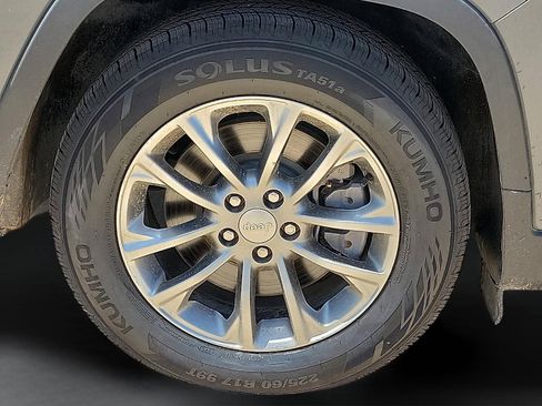 Used 2020 Jeep Cherokee Latitude Plus FWD image 7