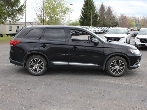 Used 2016 Mitsubishi Outlander SE AWD/4WD image 4