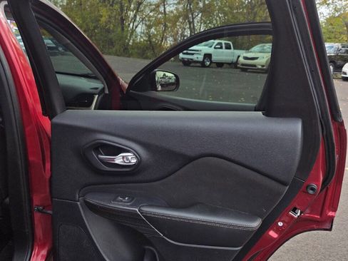 Used 2016 Jeep Cherokee Sport w/ Cold Weather Group image 11