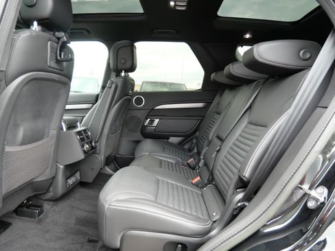 Used 2023 Land Rover Discovery S R-Dynamic AWD/4WD image 15