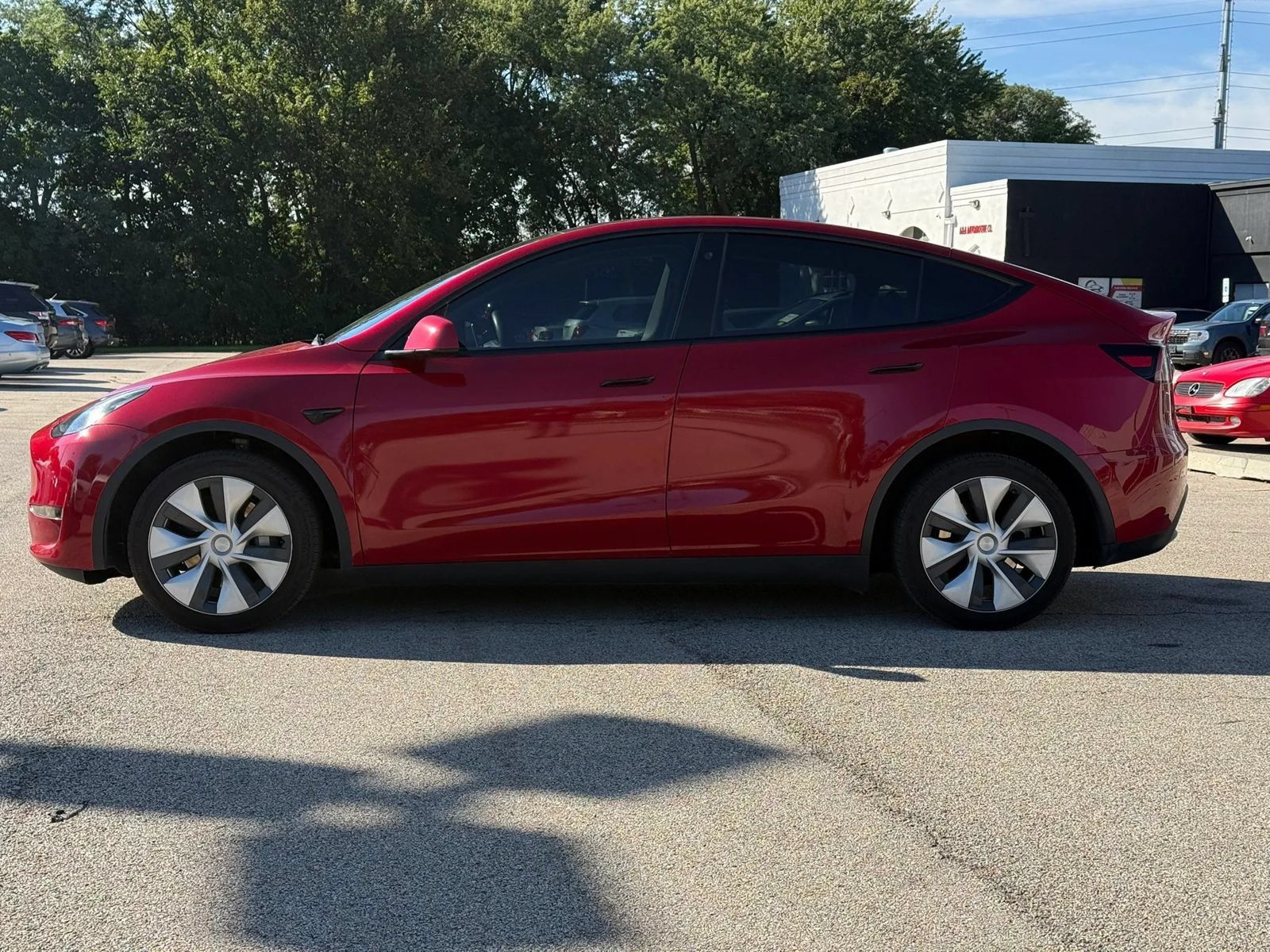 Used 2023 Tesla Model Y AWD image 4