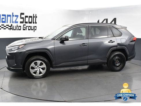 Used 2019 Toyota RAV4 LE image 2