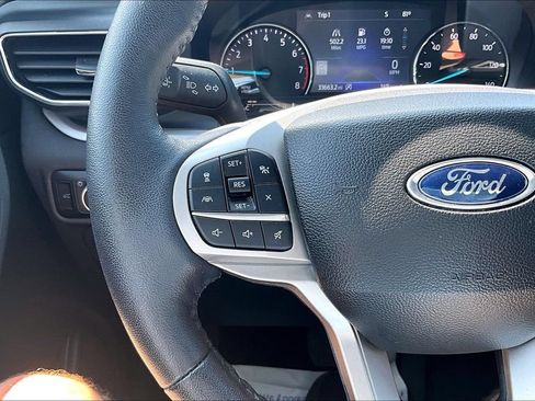 Used 2024 Ford Explorer XLT w/ Equipment Group 202A AWD/4WD image 17