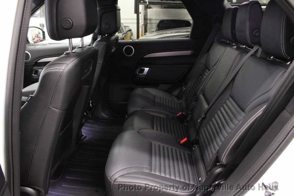 Used 2025 Land Rover Discovery Dynamic SE AWD/4WD image 33