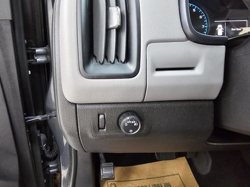 Used 2017 Chevrolet Colorado W/T w/ WT Convenience Package image 32