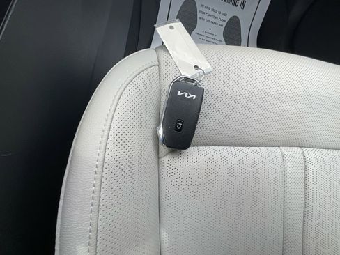 Certified 2023 Kia Sorento SX Prestige w/ Panoramic Sunroof Package AWD/4WD image 32