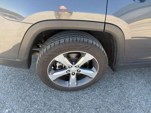 Used 2022 Jeep Grand Cherokee L Limited w/ Trailer Tow Group (B) image 4