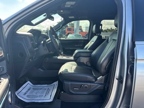 Used 2024 Ford Expedition Limited RWD image 10