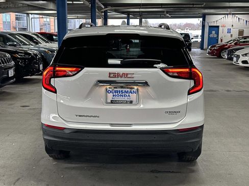 Used 2018 GMC Terrain SLE w/ Driver Convenience Package image 4