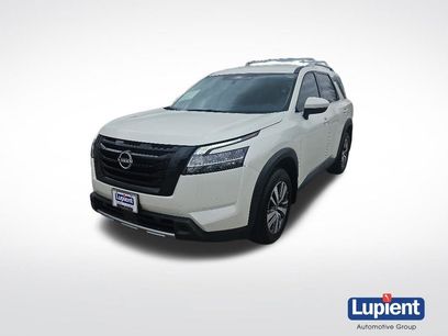 Used 2024 Nissan Pathfinder SL w/ Black Appearance Package