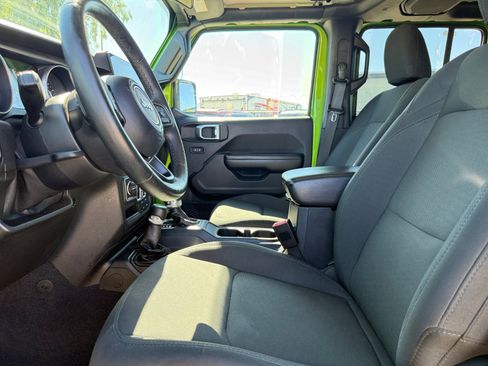 Used 2018 Jeep Wrangler Unlimited Sport S AWD/4WD image 15
