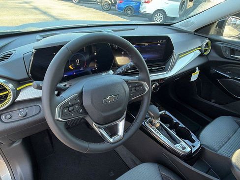 New 2026 Chevrolet Trax LT w/ Driver Confidence Package FWD image 19