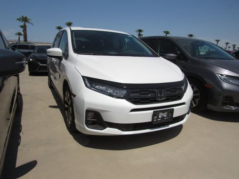 Used 2025 Honda Odyssey EX-L image 2