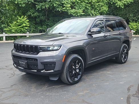 Used 2024 Jeep Grand Cherokee L Laredo AWD/4WD image 24