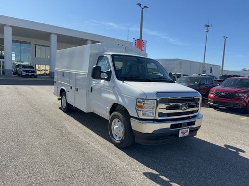 New 2026 Ford E-350 and Econoline 350 Super Duty w/ Power Equipment Group image 4