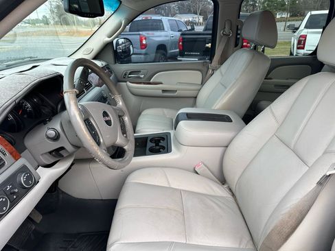 Used 2009 GMC Sierra 1500 SLT w/ Suspension Package, Off-Road image 11