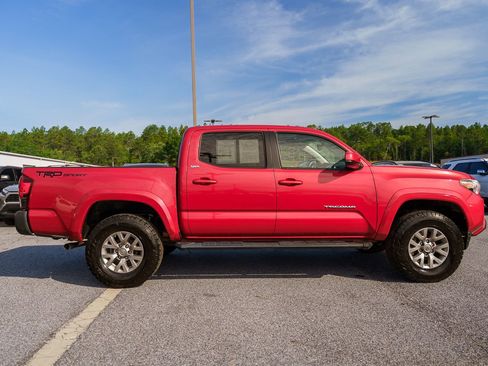 Used 2019 Toyota Tacoma SR5 RWD image 8