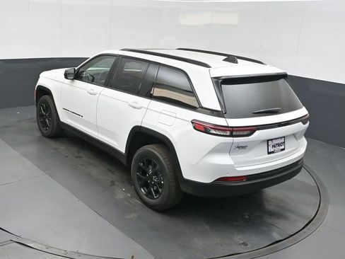 New 2025 Jeep Grand Cherokee Laredo image 33